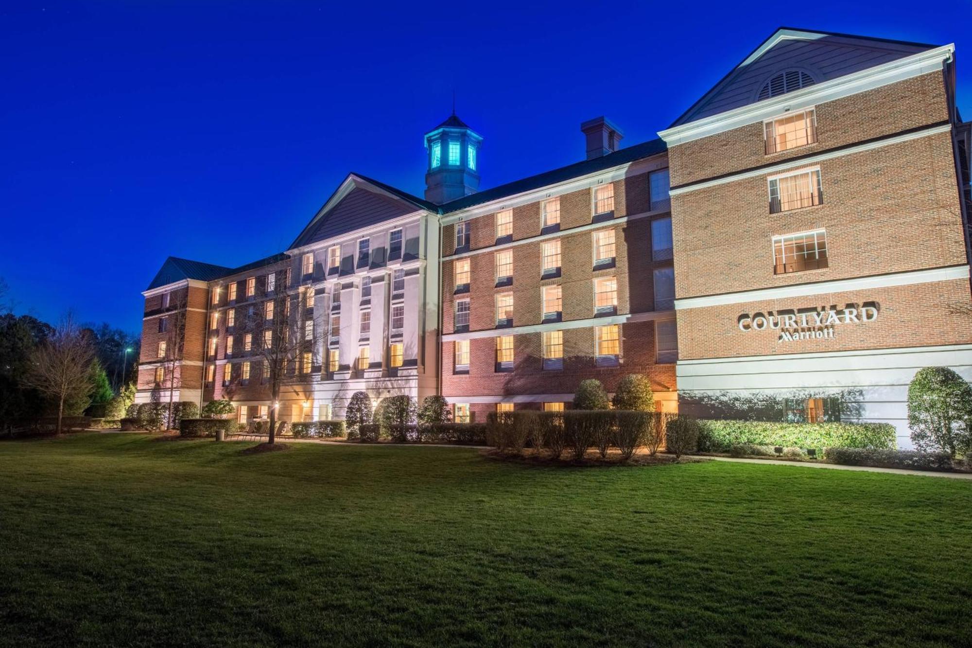 Courtyard Chapel Hill Hotel Exterior foto